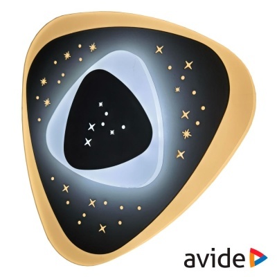 Plafon triangular dourado e preto com estrelas e luz branca central