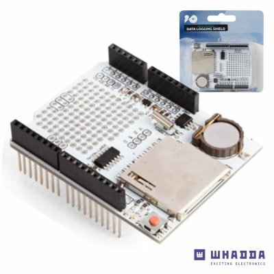 Placa eletrónica branca para registo de dados com pinos dourados e bateria prateada