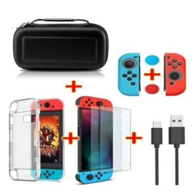 Conjunto acessórios para consola videojogo com capa rígida, comandos coloridos, capa transparente, película de ecrã e cabo USB.