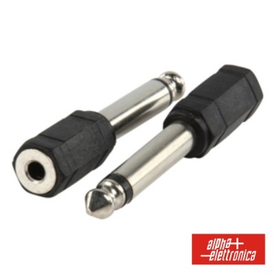 Adaptadores de áudio masculino e feminino com corpo preto e ponta metálica