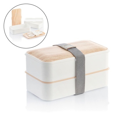 Marmita bento retangular branco com tampa de madeira e faixa elástica cinzenta