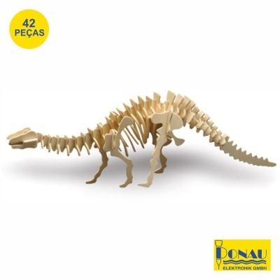 Modelo de dinossauro em madeira clara composto por 42 peças com etiquetas amarelas.