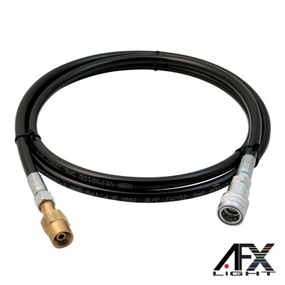 Cabo flexível preto com conectores metálicos dourado e prateado