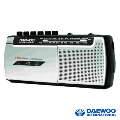 RÁDIO PORTÁTIL AMFM C GRAVADOR CASSETES DAEWOO