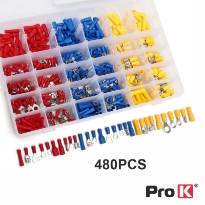 Caixa transparente com terminais elétricos isolados vermelhos, azuis e amarelos organizados