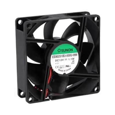 Ventoinha de computador preta SUNON com etiqueta central e quatro parafusos
