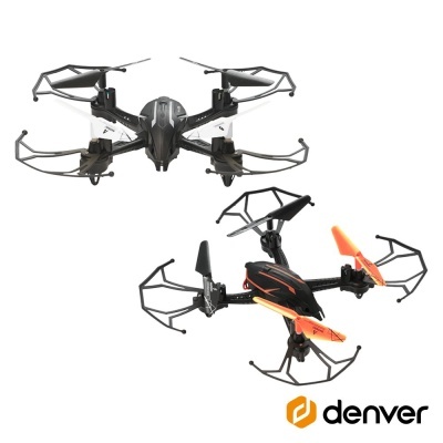 Dois drones quadrimotores com proteções, um preto e branco e outro preto com detalhes laranja, em fundo branco