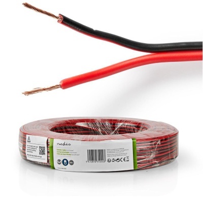 Rolo de cabo elétrico vermelho e preto com fios de cobre expostos e etiqueta de embalagem