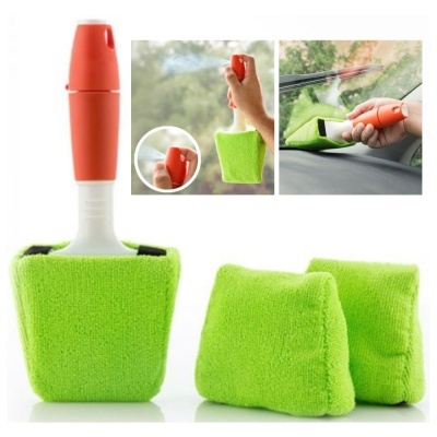 Raspador de plástico com cabo vermelho e almofada verde para limpeza de vidros de carros
