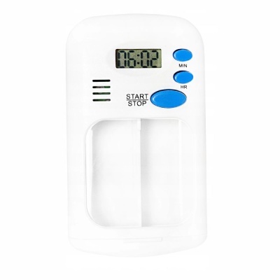 Temporizador digital branco com botões azuis e visor LCD