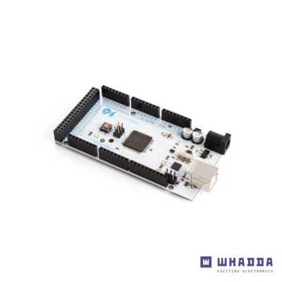 Placa eletrónica de prototipagem em branco e azul com componentes