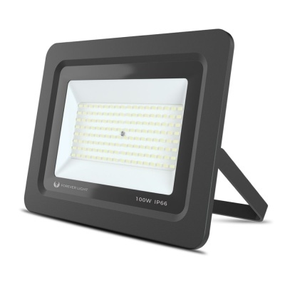 Projetor LED retangular preto com LEDs visíveis e texto 100W IP66