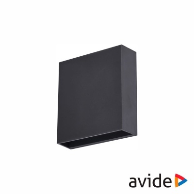 Luminária de parede quadrada preta minimalista com abertura inferior para luz