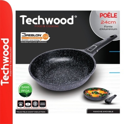 Frigideira anti-aderente preta de 24cm Techwood com mancha removível em fundo branco