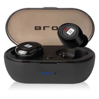 Auriculares intra-auriculares pretos num estojo com tampa transparente bege e luzes LED azuis