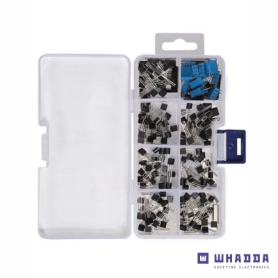 caixa transparente com transístores eletrónicos e chaveiro azul