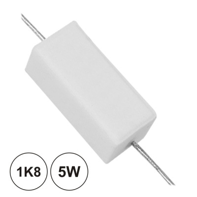 Resistor branco retangular com terminais metálicos e texto 1K8 5W