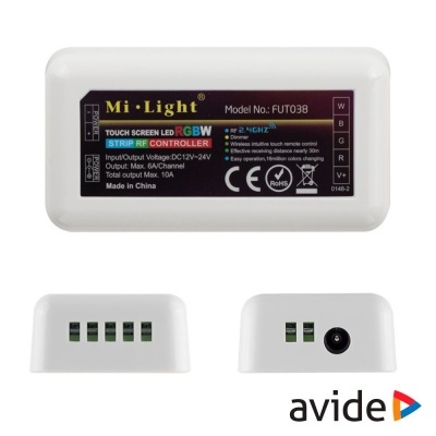 Controlador para fita LED Mi•Light FUT038 com etiqueta preta e texto técnico.