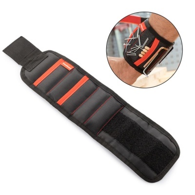 pulseira magnética preta com detalhes vermelhos para ferramentas