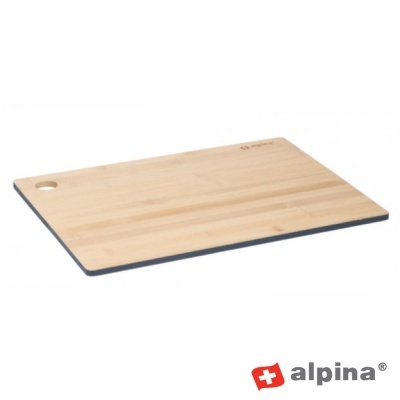 Tábua de corte retangular em madeira clara com base escura e marca alpina