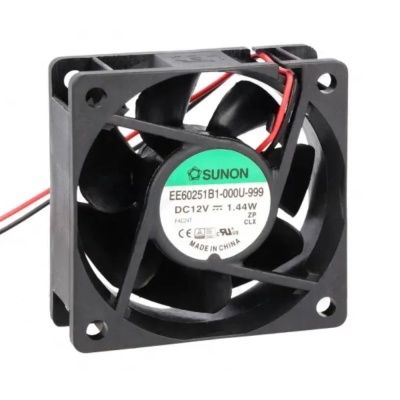 Ventoinha de computador SUNON preta com etiqueta central verde e branca