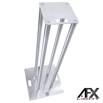 Suporte metálico prateado para iluminação com base quadrada e quatro hastes verticais