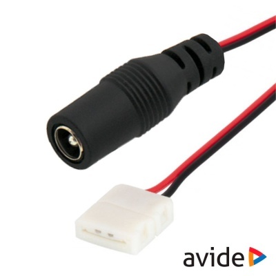 Cabo adaptador com conector preto e conector branco de três pinos com marca avide