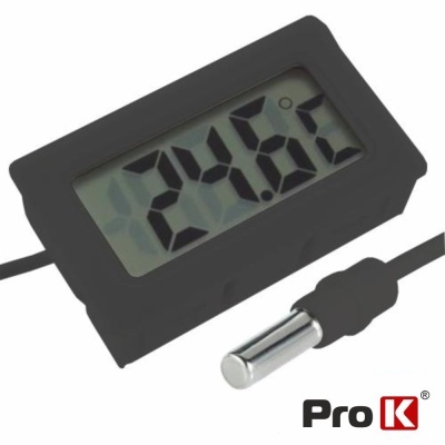 Termómetro digital Pro K com ecrã a mostrar temperatura 24.6°C e sonda metálica
