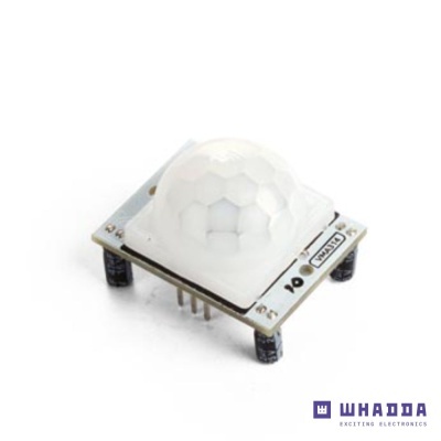 Sensor de movimento PIR com lente branca hexagonal em placa de circuito