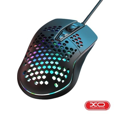 Rato de computador preto com luzes LED coloridas e padrão hexagonal perfurado