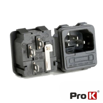 Tomada eléctrica preta com pinos metálicos e texto USE ONLY WITH 250V FUSE