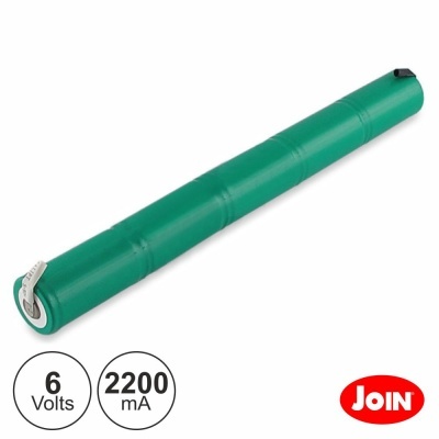 Bateria verde cylindrical com terminal metálico e texto 6 Volts 2200 mA