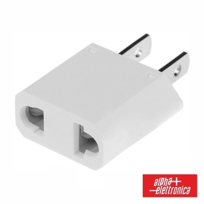 Adaptador de ficha elétrica branco com pinos metálicos e entrada dupla