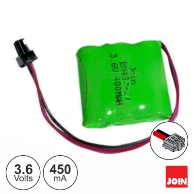 Bateria recarregável verde com fios e conector preto sobre fundo branco