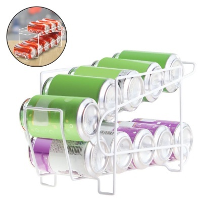 Organizador branco em metal para latas com latas verdes e lilás