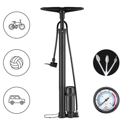 Bomba de ar preta com manómetro e três bicos diferentes, ícones de bicicleta, bola e carro ao lado