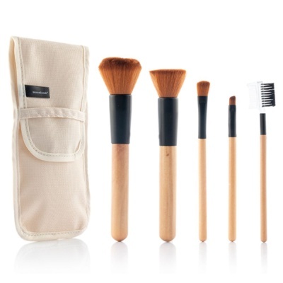 Conjunto de pincéis de maquilhagem com estojo bege