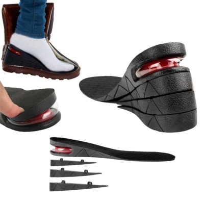 Palmilhas pretas com gel vermelho para calcanhar, mostradas em diferentes ângulos e uso.