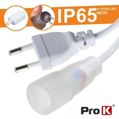 Cabo elétrico branco com ficha de tomada e conector com tampa translúcida, texto IP65 FITAS LED NEON e logo Pro K