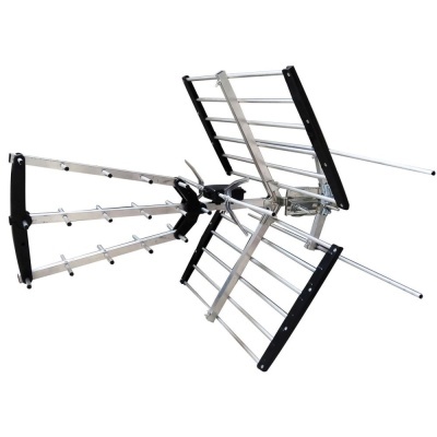 Antena de televisão metálica com suportes pretos e elementos em prata