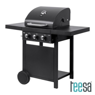Grelhador a gás preto com tampa curva e termómetro, três botões frontais, duas rodas, prateleiras laterais e marca teesa