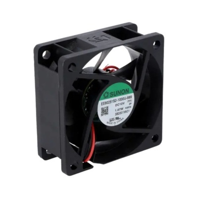 Ventoinha de refrigeração eletrónica preta SUNON com etiqueta verde e branca