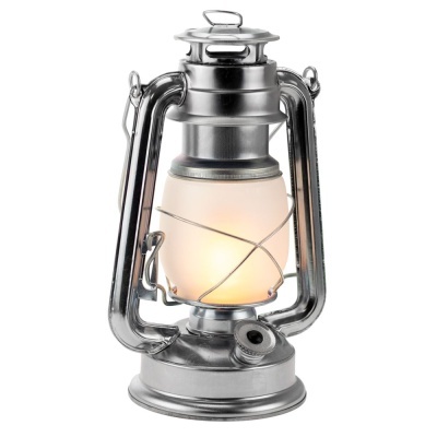 Candeeiro a óleo metálico prateado com vidro opalino branco e detalhes em arame