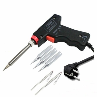 Ferro de soldar elétrico preto e vermelho com pontas metálicas e ficha