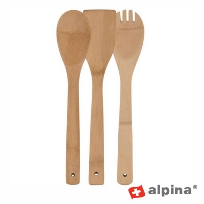 Conjunto de utensílios de cozinha em madeira clara com três peças e logotipo Alpina