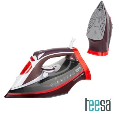 Ferro de engomar elétrico preto, cinza e vermelho da marca Teesa com base metálica