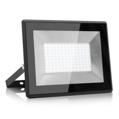 Refletor LED retangular preto com várias lâmpadas LED no interior
