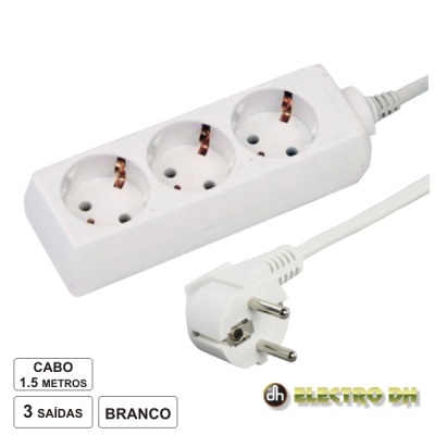 Extensão elétrica branca com três tomadas e cabo de 1,5 metros