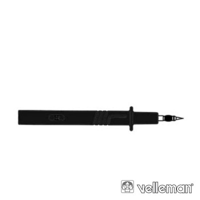 Caneta preta com ponta metálica e corpo comprido preto com detalhes em relevo