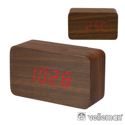 Relógio digital em madeira com visor LED vermelho mostrando horas e temperatura